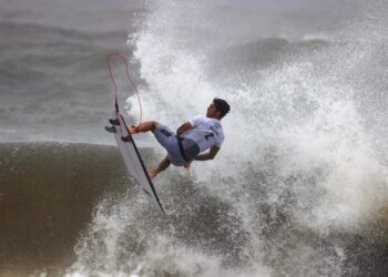 El surfista brasileño Gabriel Medina. Foto agencias.