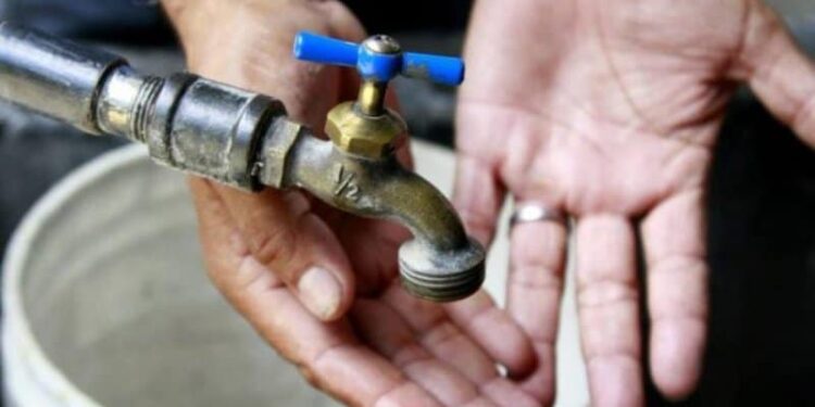 Crisis de agua potable. Foto de archivo.