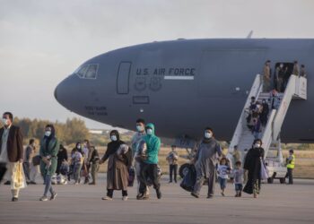 31-08-2021 Refugiados afganos llegan a la Base Naval de Rota donde serán atendidos por EEUU. A 31 de agosto de 2021, en Rota (Cádiz, Andalucía, España).
POLITICA 
María José López - Europa Press
