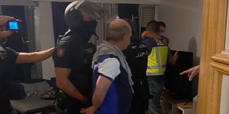 Policía Nacional de España, detención Hugo Carvajal. Foto captura de video.