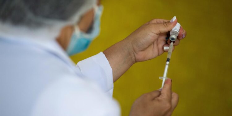 Vzla, coronavirus, vacunación. Foto EFE Rayner Peña R
