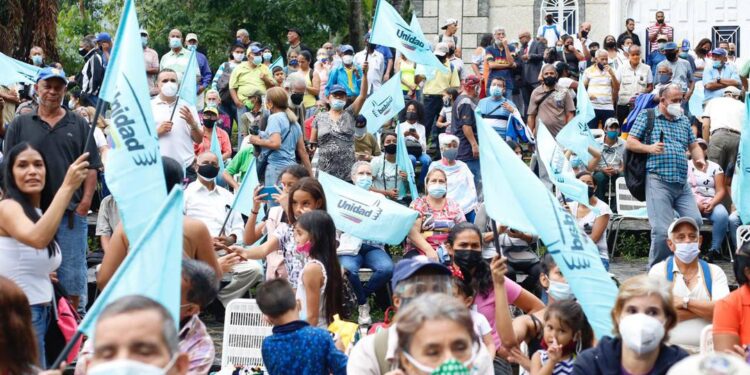 Tomás Guanipa juramenta Comando de Campaña de la Unidad en Caracas. Foto Prensa