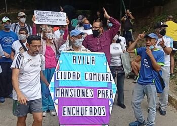 Vecinos municipio Libertador, protesta El Ávila. Foto Prensa.