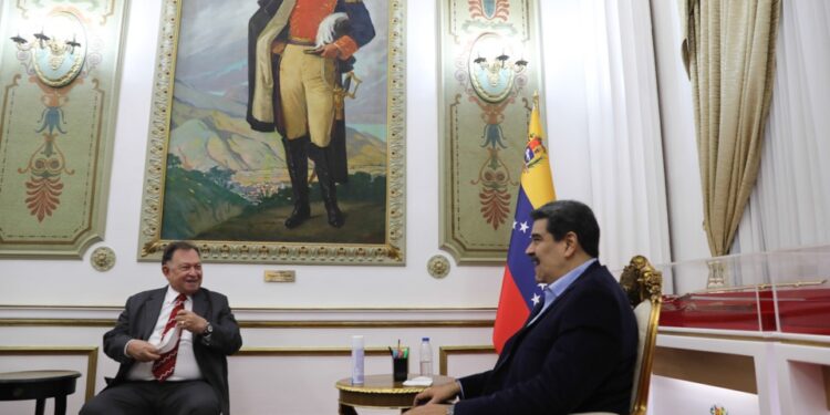 El Gobernador electo por el estado Nueva Esparta, Morel Rodríguez. Nicolás Maduro. Foto: Prensa Presidencial