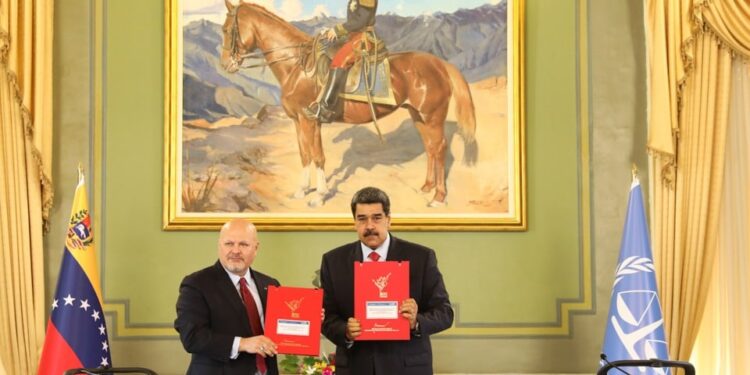 El fiscal de la CPI Karim Khan & Nicolás Maduro.