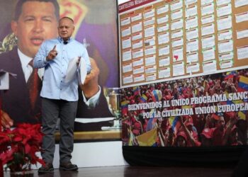 Diosdado Cabello. Foto Con El Mazo.