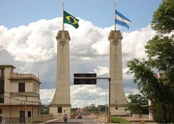 Frontera Brasil y Argentina. Foto de archivo.