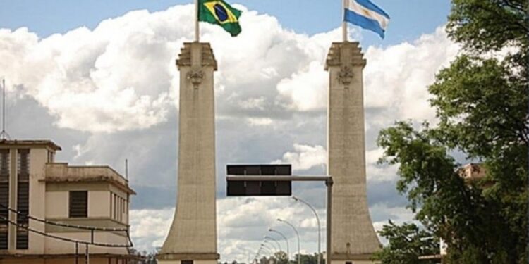 Frontera Brasil y Argentina. Foto de archivo.