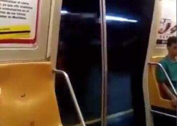 Metro de Caracas, puertas abiertas. Foto captura de video.