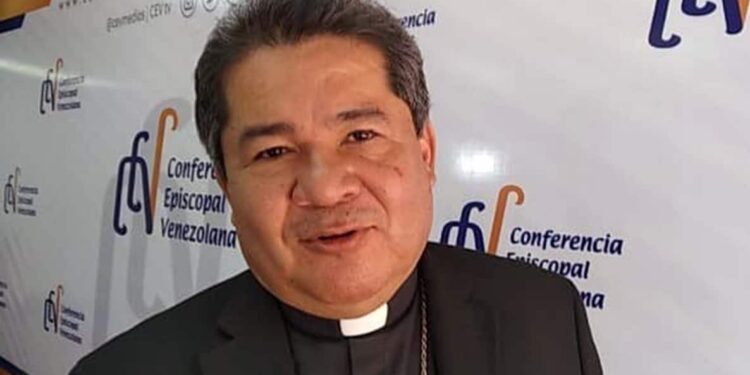 El monseñor y secretario de la Conferencia Episcopal Venezolana (CEV), Trino Fernández. Foto de archivo.