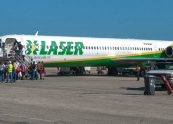 Laser Airlines se encarga de los vuelos humanitarios desde Curazao y Aruba. Foto de archivo.