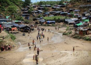 Los civiles que huyen de Birmania. Foto agencias.