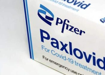 Paxlovid. Patilla Pfizer. coronavirus. Foto de archivo.
