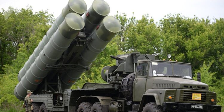 Imagen referencia: Sistema de misiles antiaéreos S-300 (Foto Sputnik)