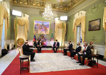 Maduro recibe cartas credenciales de los Embajadores de Argelia y Perú. Foto @PresidencialVen