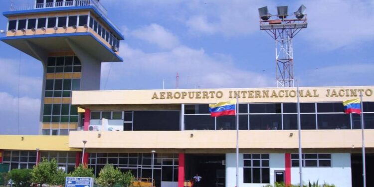 Aeropuerto Internacional Jacinto Lara. Foto de archivo.