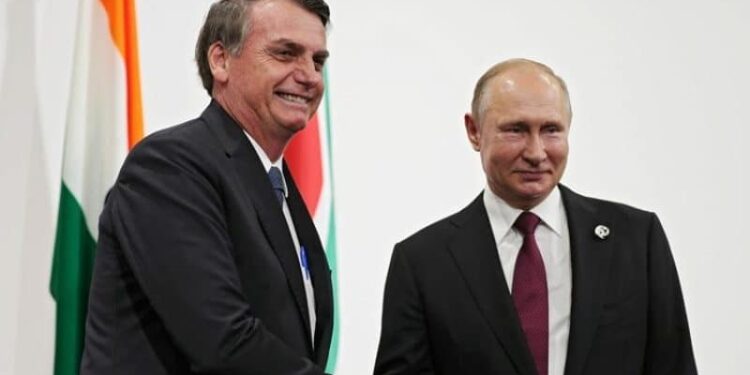 El presidente de Brasil Jair Bolsonaro y Vladimir Putin. Foto agencias.