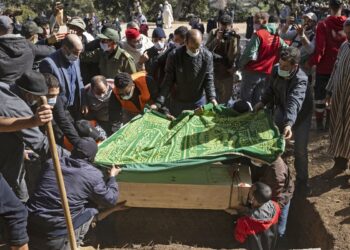 Marruecos, funeral niño Rayan. Foto agencias.