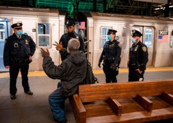 Nueva York presenta un 'plan para sacar a los vagabundos' del centenario metro. Foto agencias.