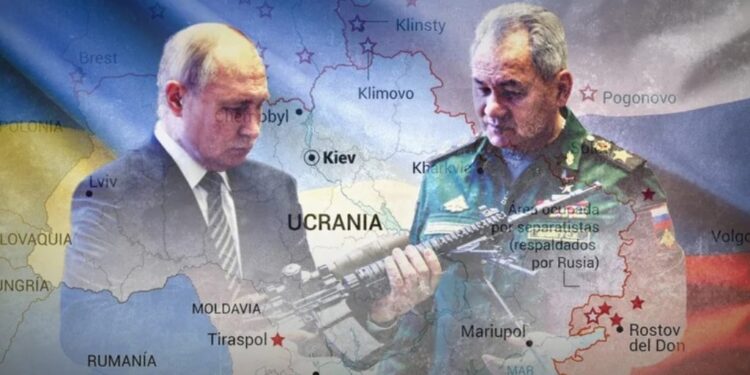 Vladimir Putin y su ministro de Defensa, Sergei Shoigu en diciembre pasado. El jefe del estado ruso parece decidido a invadir Ucrania (Reuters)