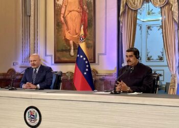 El fiscal de la Corte Penal Internacional (CPI), Karim Khan, se reunió en el Palacio de Miraflores con Nicolás Maduro, este 31 de marzo de 2022. Foto CPI