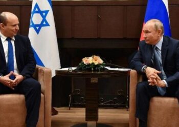 El primer ministro israelí Naftali Bennett y el presidente de Rusia. Vladimir Putin. Foto agencias.