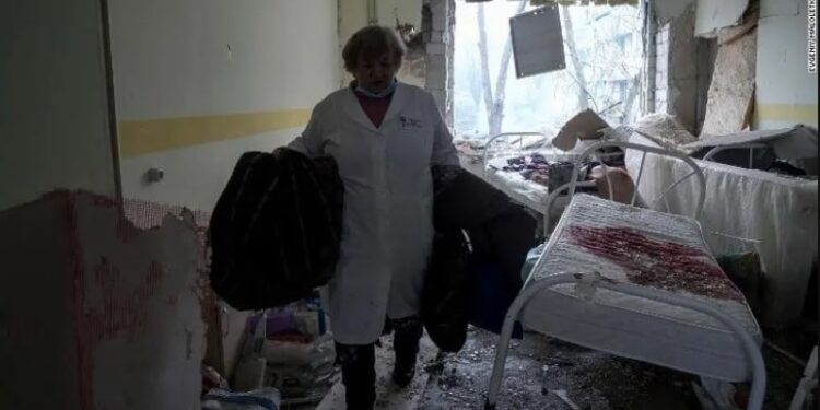 Mariúpol, Ucrania, Hospital de maternidad. Bombardeo rusia. FOTO AP.