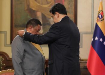 El Secretario General de la Organización de Países Exportadores de Petróleo, Mohamed Barkindo y Nicolás Maduro. Foto @PresidencialVen
