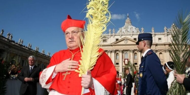 El cardenal Angelo Sodano (+). Foto de archivo.