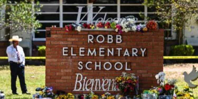 Robb Elementary, Texas. Foto de archivo.