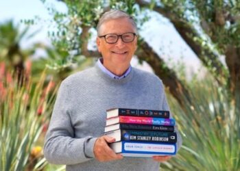 Bill Gates y los libros que recomienda. Foto GatesNotes.
