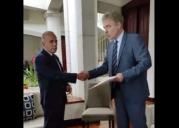 El gobernador del estado Zulia, Manuel Rosales y el embajador de Alemania en Venezuela, Daniel Kriener. Foto captura de video.