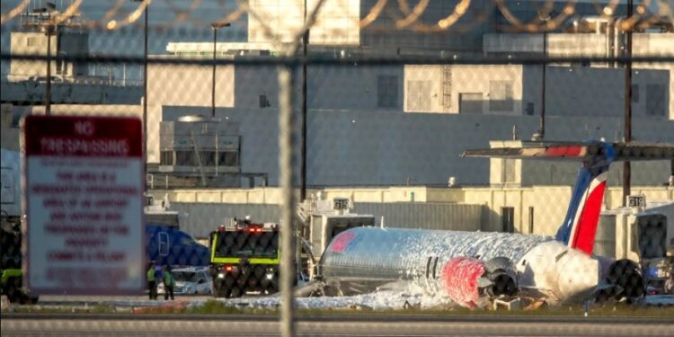 Incendio, avión aeropuerto Miami. Foto agencias.