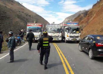 Paro, transportistas Perú. Foto agencias.