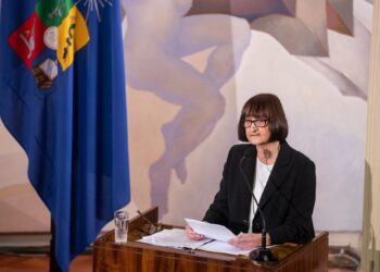 Rosa Devés asumió este miércoles como la primera rectora de la Universidad de Chile. Foto @gabrielboric