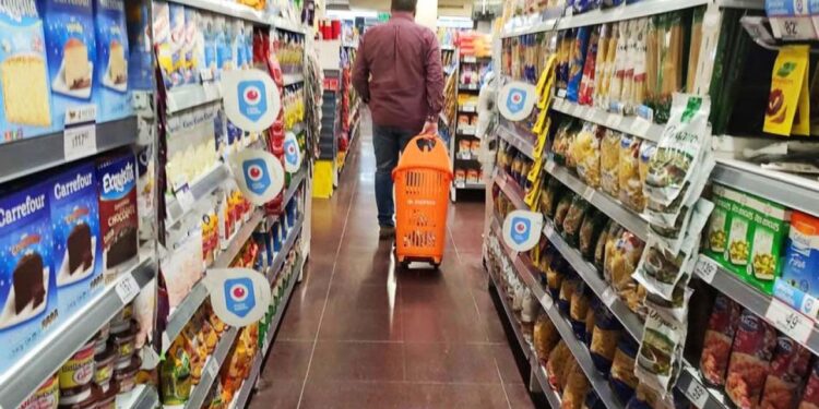 Supermercado en Argentina. Foto de archivo.
