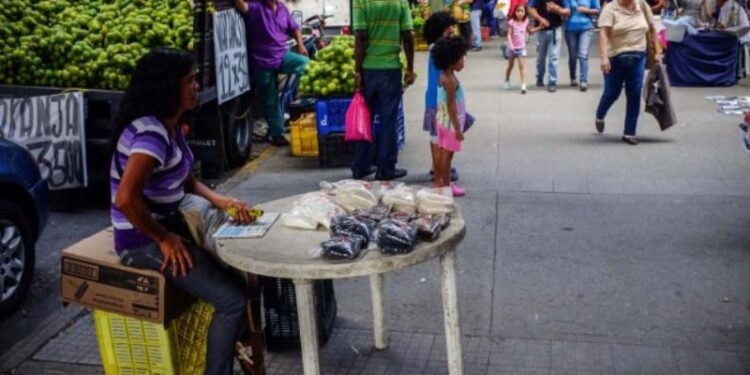 Comercio informal. Foto de archivo.