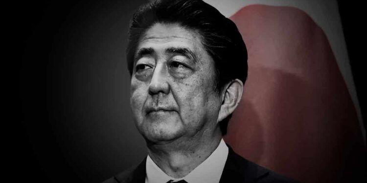 El exprimer ministro de Japón, Shinzo Abe (+). Foto agencias.