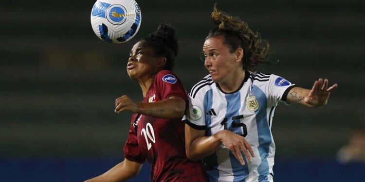 Grupo B de la Copa América Femenina entre Venezuela y Argentina en el estadio Centenario en Armenia, Colombia. Foto EFELuis Eduardo Noriega A