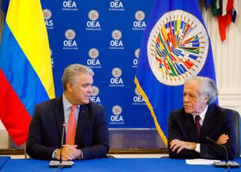 Iván Duque y Luis Almagro. Foto de archivo.