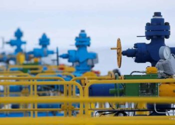 FOTO DE ARCHIVO: Pozos de gas en el campo de gas de Bovanenkovo, propiedad de Gazprom, en la península ártica de Yamal, Rusia 21 de mayo de 2019. REUTERS/Maxim Shemetov/File Photo