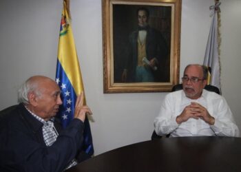 El presidente del CNE, Pedro Calzadilla y el presidente de la organizaión MAS, Segudno Meléndez. Foto @cneevzla