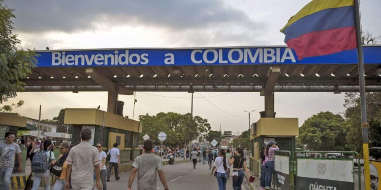 Frontera Venezuela, Colombia. Foto de archivo.