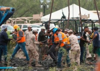 Labores de rescate de los 10 mineros en México. Foto agencias.