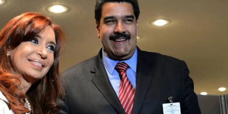 Cristina Kirchner y Nicolás Maduro. Foto agencias.