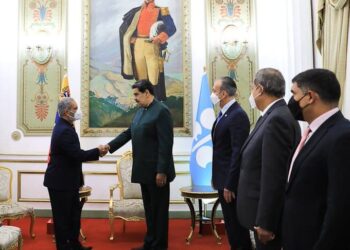 El Secretario General de la OPEP, Haitham Al Ghais y Nicolás Maduro. Foto @PresidencialVen