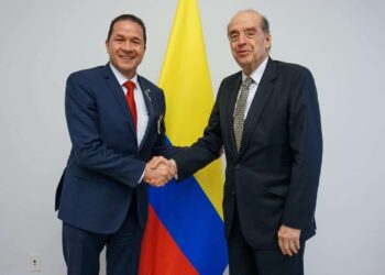 El canciller del régimen de Nicolás Maduro, Carlos Faría, sostuvo un encuentro con su homólogo de Colombia, Álvaro Leyva. Foto @Fariacrt