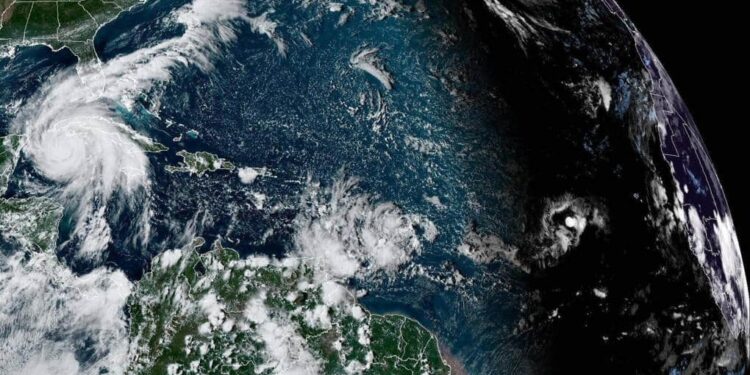El huracán Ian ya es de categoría 2. Foto agencias.