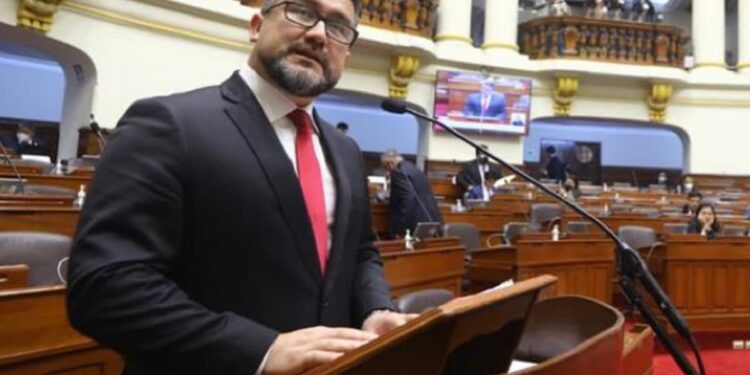 El ministro de Transportes y Comunicaciones de Perú, Geiner Alvarado. Foto de archivo.