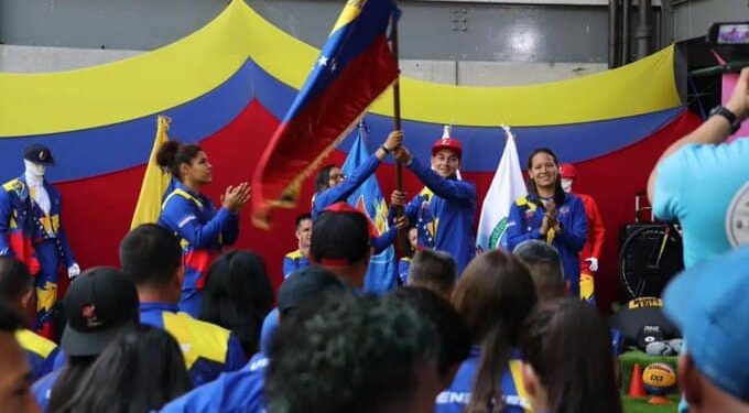 Lizze Asis, Eliana Lugo, Clarismar Farías, María Gabriela Martinez y Orluis Aular. Foto @OfficialCOV